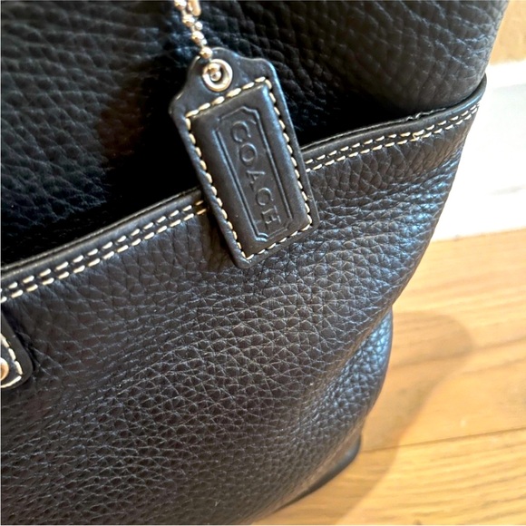 Coach - Picture 2 of 5